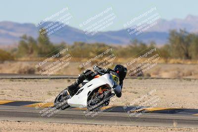 media/Nov-16-2024-CVMA (Sat) [[0e4bb1f32f]]/Race 9-Amateur Supersport Middleweight/